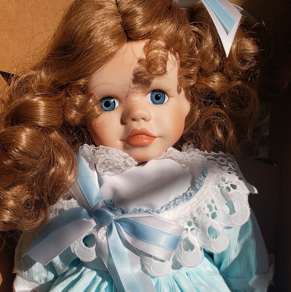 Collection doll - Picture 1 of 6